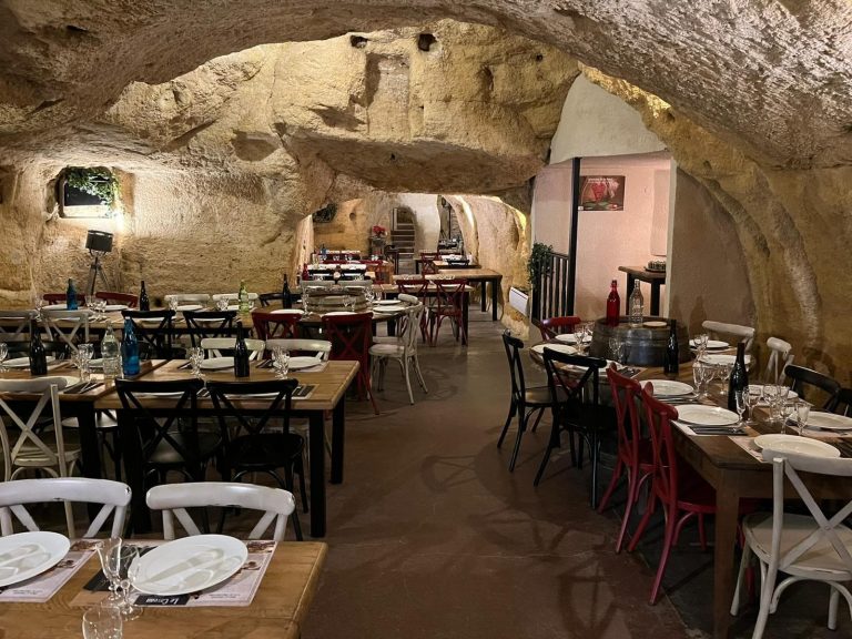 LE CAVEAU